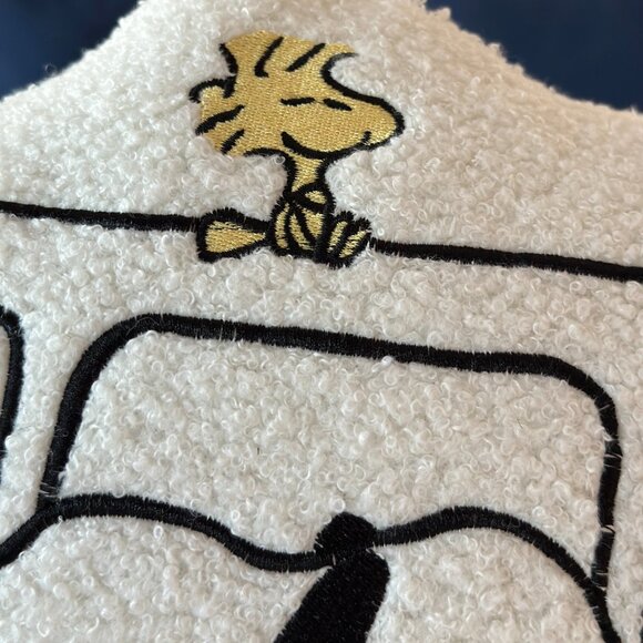 Peanuts Snoopy and Woodstock Summer van Sherpa Throw Pillow | Decorative pillow - Picture 5 of 7